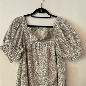 Doen “Farley” Woman’s Top in White with Black floral